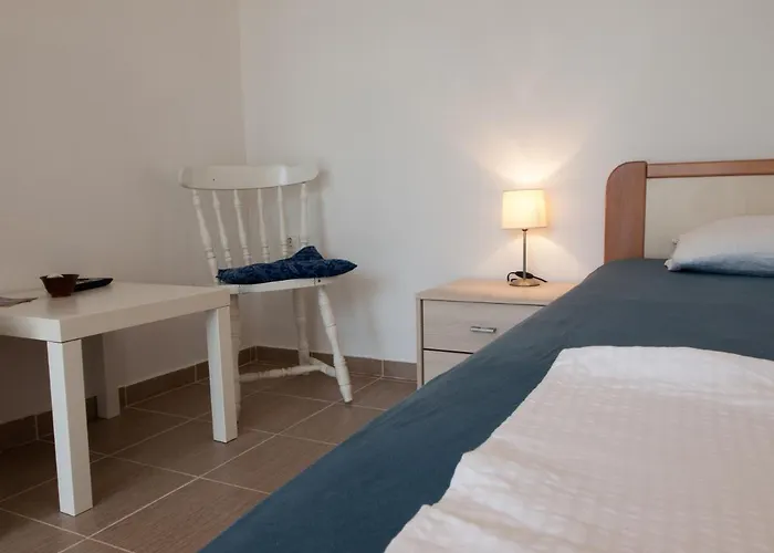 Otium Πανσιόν